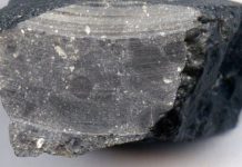 Un meteorito marciano descubierto en el Sahara revela evidencia de agua en el planeta rojo hace 4.400 millones de años