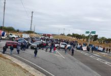 Bloquean azucareros la carretera Victoria-Tampico