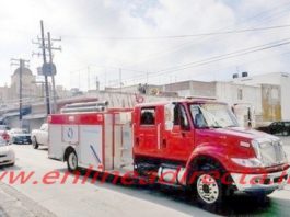 Bomberos acuden a reporte de incendio en vivienda