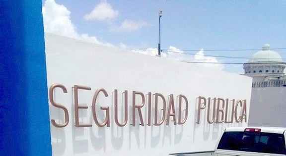 Escandaloso es arrestado por los guardias del orden