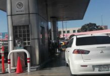 Gasolina se mantiene a la baja