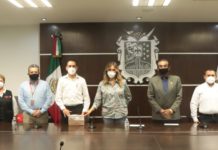 Entregan 7,000 vales de descuento al Magisterio