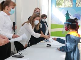 Entrega Aída Féres de Nader Becas “Sin Límites” a Estudiantes con Discapacidad