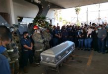 Bomberos piden justicia para Julio Gauzin.