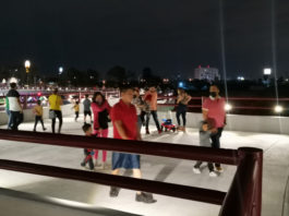 Pasean sin cubrebocas en Parque Central exponiéndose al Covid-19