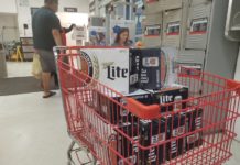 Compras de pánico de licor en centros comerciales.