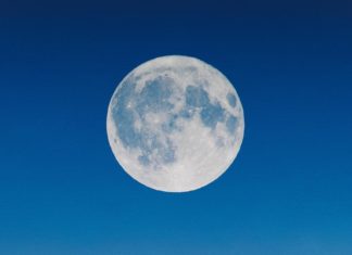 Una simulación recrea la formación de la Luna tras el impacto de un planeta contra la Tierra