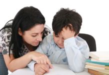 Demandan permisos laborales para que padres acompañen a sus hijos en sus estudios en línea