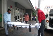 Muere hombre de 75 años en interior de baño de laboratorio clínico