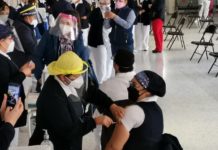 Aplican vacunas anticovid a personal del Hospital General de Matamoros