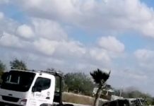 Cae unidad a canal de aguas negras Anzaldúa