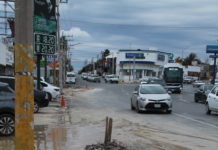 Provocan riesgos en vialidades