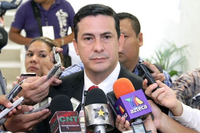 RAMIRO RAMOS SALINAS.....