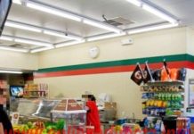 Registran violento asalto a una tienda comercial