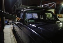 Jóvenes amenazan a oferente y luego le rompen cristal de su camioneta