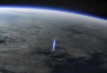 Detectan desde el espacio el origen de raros destellos azules en la atmósfera de la Tierra