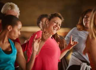 ¿Qué tipo de ejercicios te ayudan a tener huesos más fuertes?