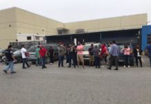 Despiden a 70 obreros por exigir el 15/10 en Kwalu.