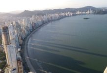 La playa que “perdió” el sol (y cómo planea recuperarlo)