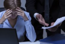 Centros laborales tóxicos afectan salud mental de trabajadores