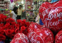 Pide Salud celebrar el Día del Amor y la Amistad en casa