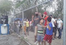 Desesperados se encuentran migrantes centroamericanos y cubanos