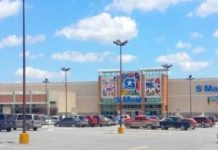 Le roban su unidad en estacionamiento de centro comercial