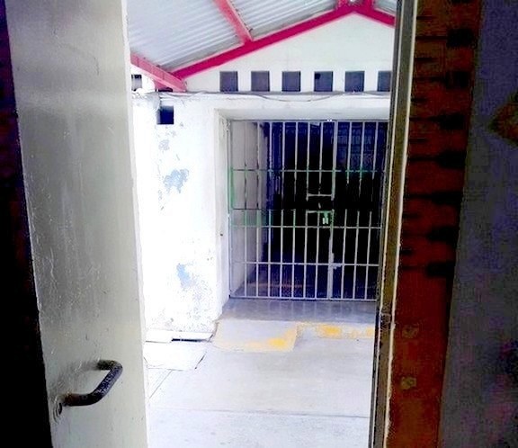 Por escandalizar y alterar el orden son arrestados