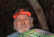Reparten cobijas y abrigan familias