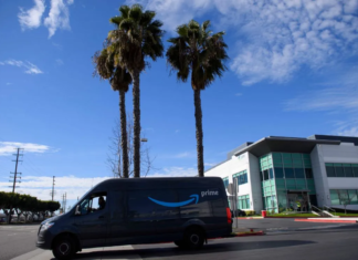 Amazon confirma planes de instalar cámaras inteligentes en sus vehículos de reparto