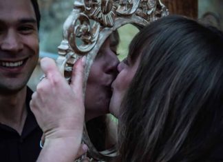 Mujer de 35 años se casa con ella misma; se hartó de esperar al ‘indicado’