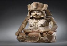 Pese a protestas, París subasta piezas prehispánicas mexicanas