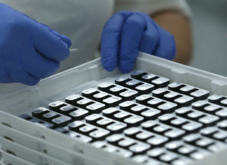 Una nueva herramienta de IA podría producir en minutos diversos modelos de vacunas contra el coronavirus