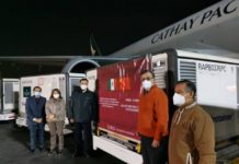 Llegan a México 800 mil vacunas Sinovac desde China