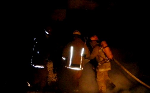 Bomberos acuden a incendio en vivienda en colonia popular