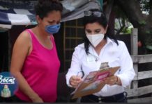 Entrega Municipio tarjetas de Becas hasta domicilio de estudiantes