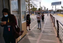 INM Matamoros impide labor periodística al cubrir noticia de cruce de migrantes a EU.