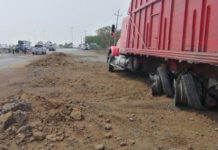 Carambola de trailers en Puente Roto genera enorme caos vehicular