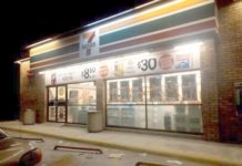 Solitario ratero asalta tienda comercial y huye con el dinero