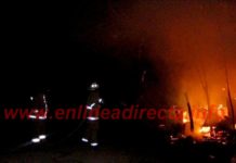 Bomberos acuden a sofocar incendio en pastizal