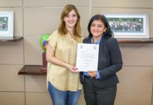 Mariana Gómez hace entrega de nombramiento a la nueva Directora General del DIF Tamaulipas.
