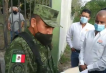 Cambios constantes en calendario de vacunación molesta a maestros con letra C, no los querían inmunizar