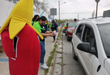 Escuela celebra Día del Niños mediante Drive Thru