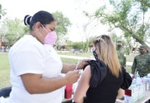 Arranca campaña de vacunación a maestros contra el Covid-19