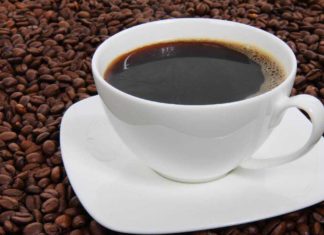 Beber más de 2 tazas de café al día reduce un 44 % la mortalidad, según estudio