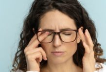 Covid-19: 4 consejos (muy) simples para lidiar con la fatiga que nos generan las pantallas digitales