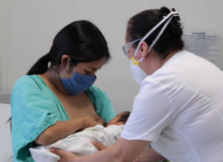 Las madres lactantes vacunadas con Pfizer transmiten anticuerpos a sus hijos