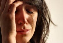 Mujeres padecen más problemas emocionales que los hombres emocionales