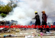 Bomberos acuden a sofocar incendio en predio