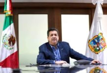 Cabeza de Vaca sale escoltado de Casa de Gobierno
